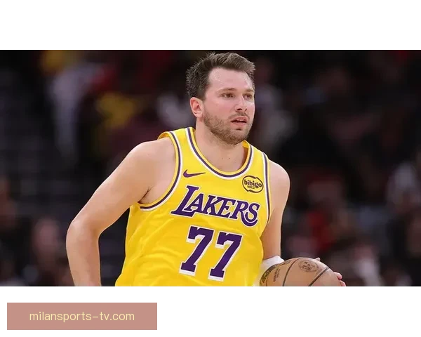 东契奇60分带领独行侠迎8连胜 疲惫闭眼庆祝 湖人全队为其狂欢祝贺