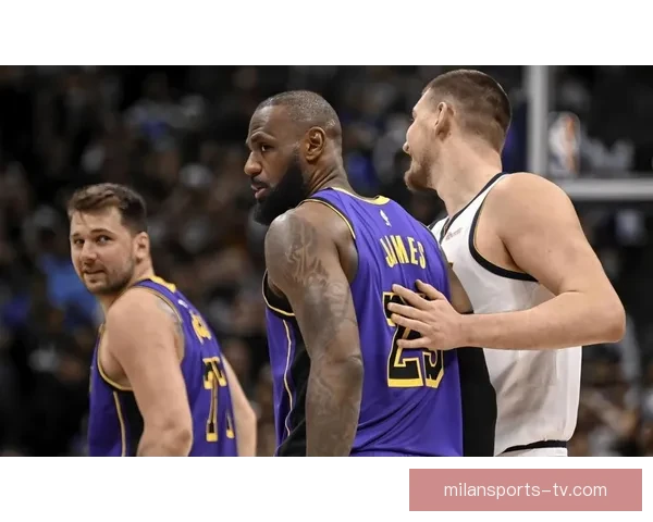 东契奇腿筋受伤老詹重回持球核心湖人依赖41岁老将撑局面